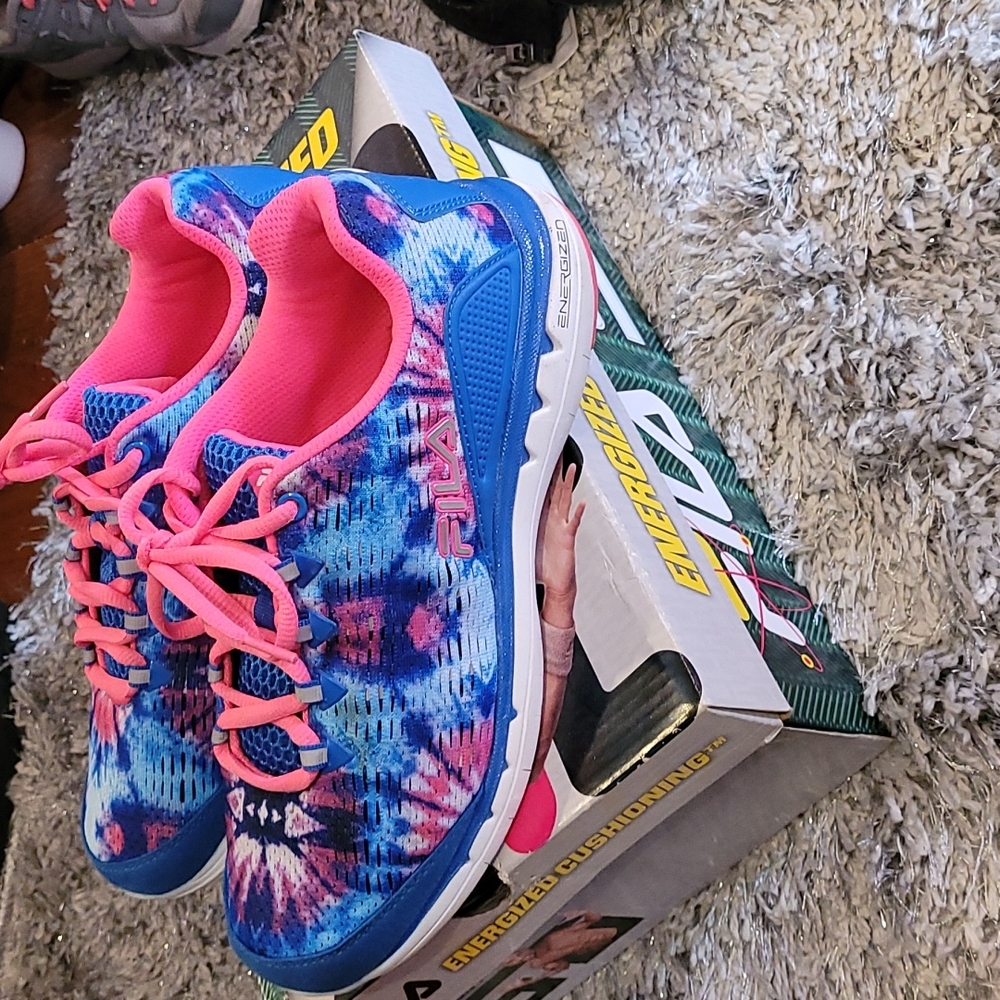 Woman's Fila Memory Foam Sneakers